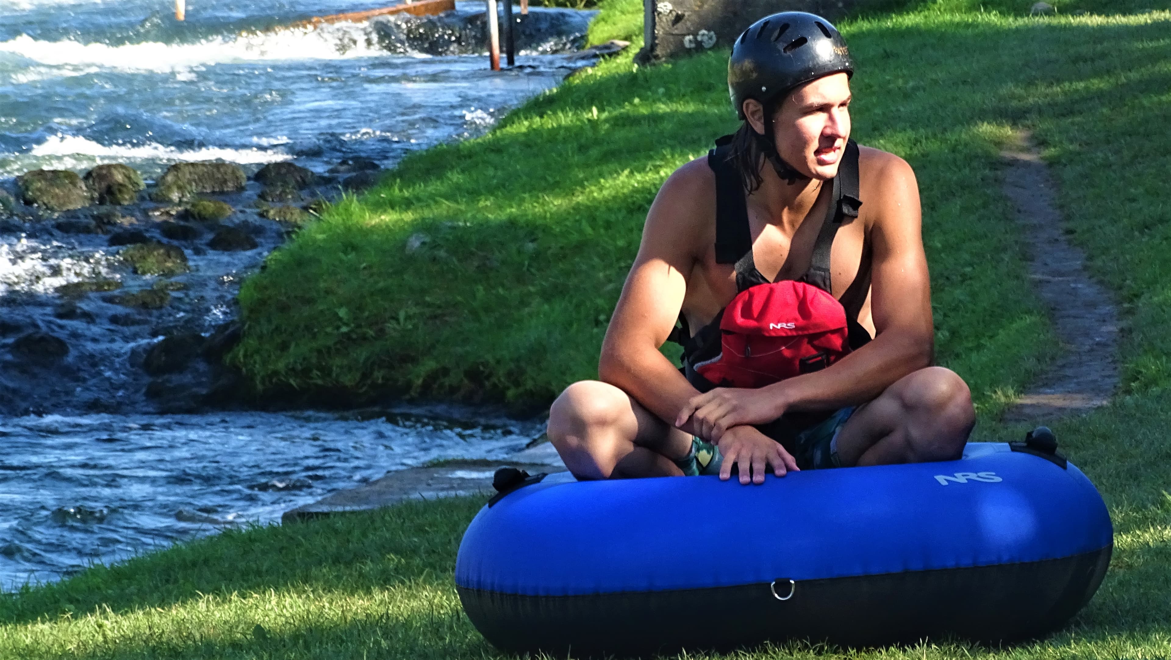 River tubing na divokej vode